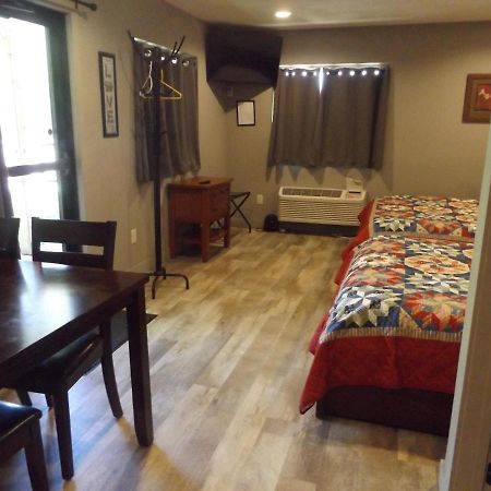 Big Spirit Resort Spirit Lake 外观 照片
