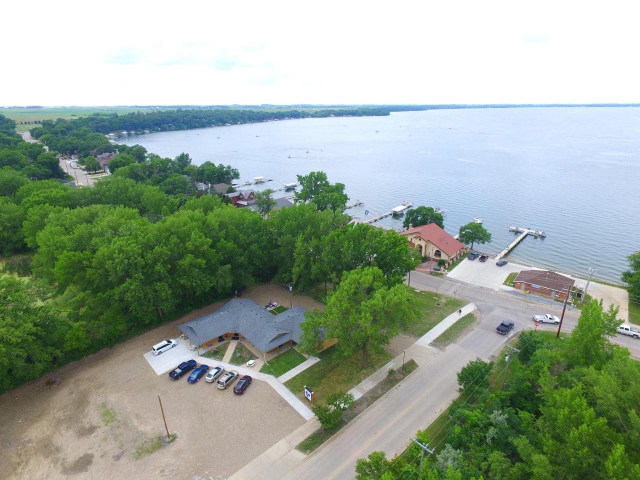 Big Spirit Resort Spirit Lake 外观 照片