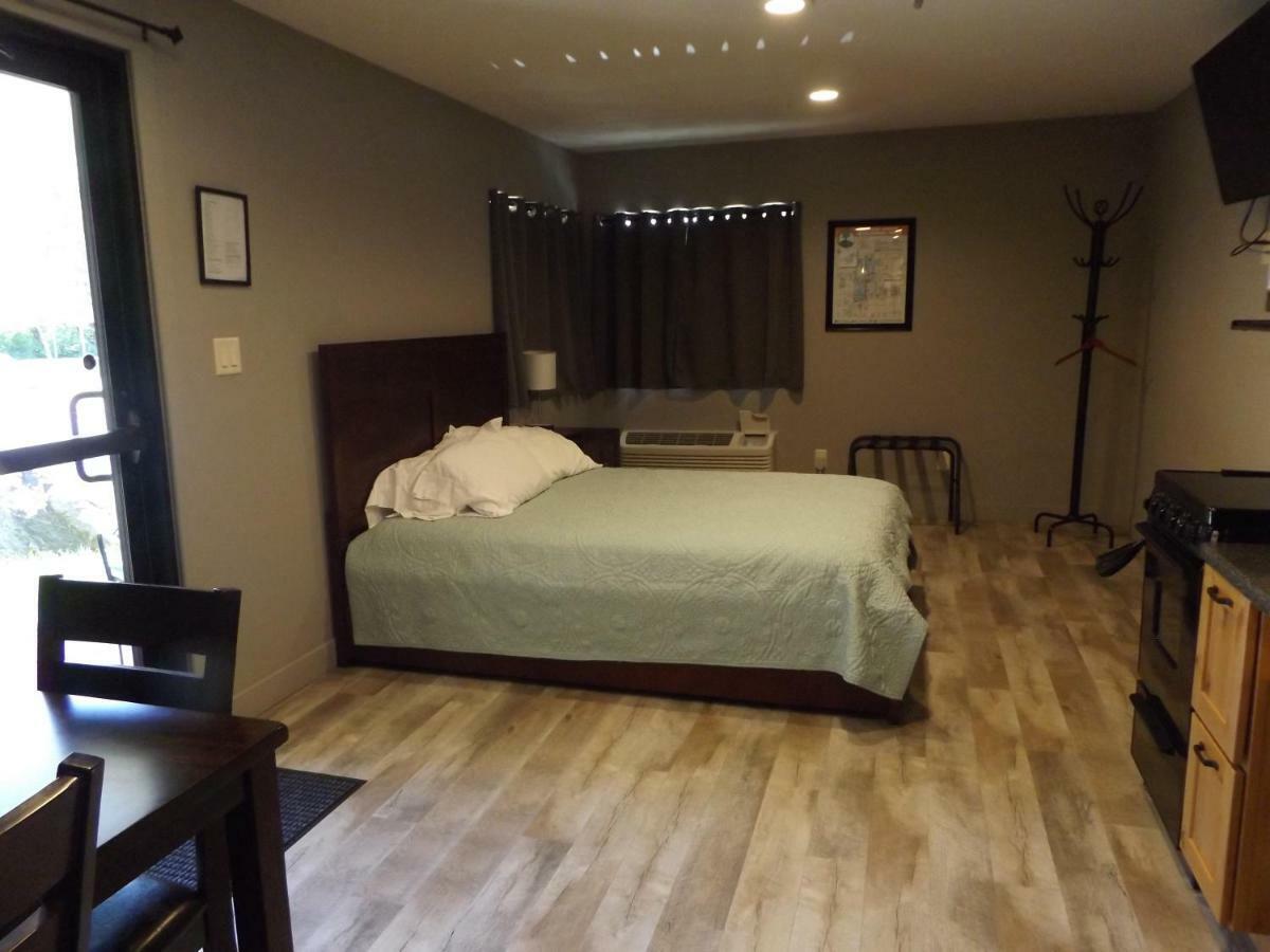 Big Spirit Resort Spirit Lake 外观 照片