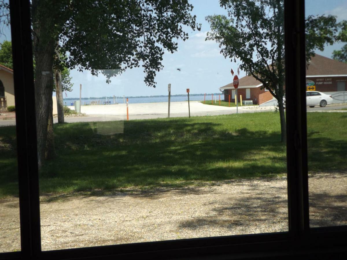 Big Spirit Resort Spirit Lake 外观 照片